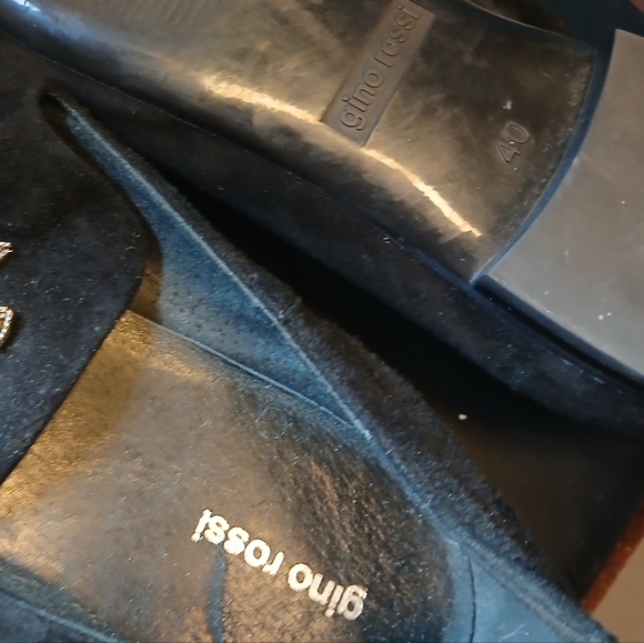 GINO ROSSI WOMENS BLACK AND SILVER SEQUIN FLATS I BELIEVE SIZE 9 OR 9 AND A HALF - Picture 2 of 3